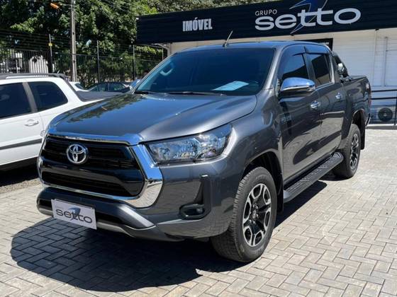 TOYOTA HILUX 2.8 D-4D TURBO DIESEL CD SRV 4X4 AUTOMÁTICO